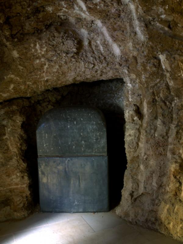 Glyptic concealments