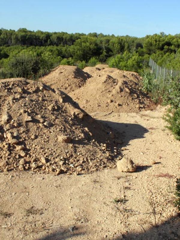 Aportación de tierras de la comella